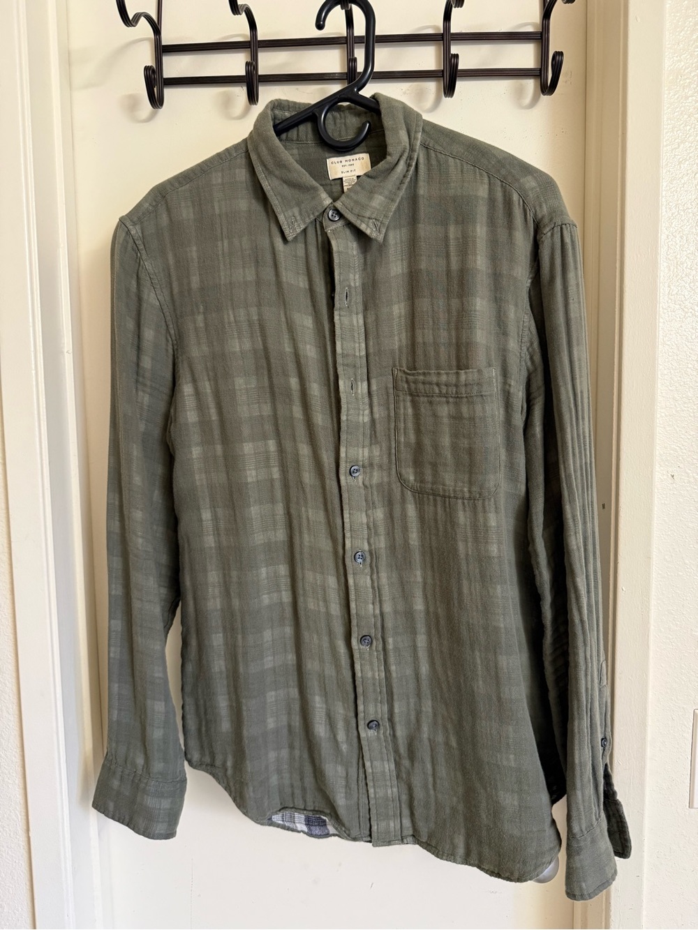 Club Monaco men’s button down shirt